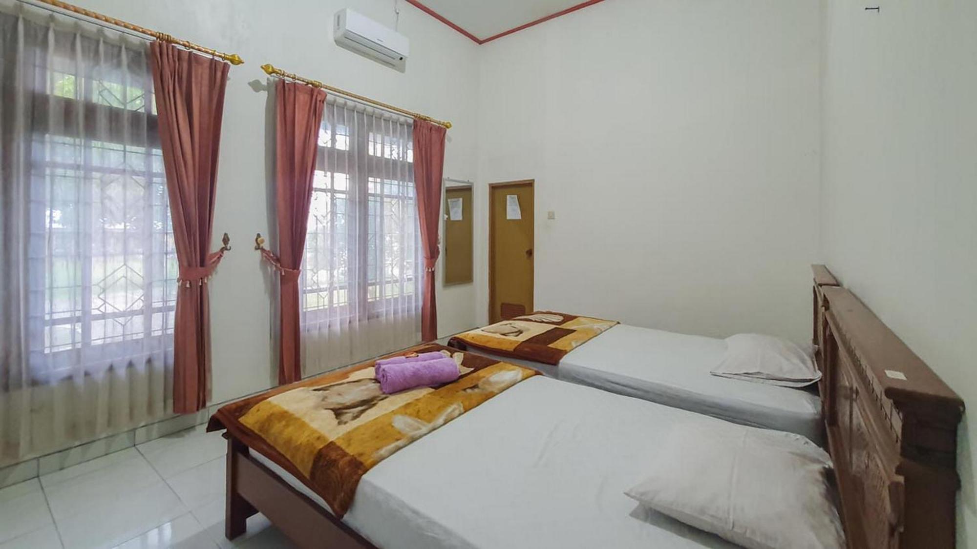 בניוואנגי Villa Pakis Residence Banyuwangi מראה חיצוני תמונה