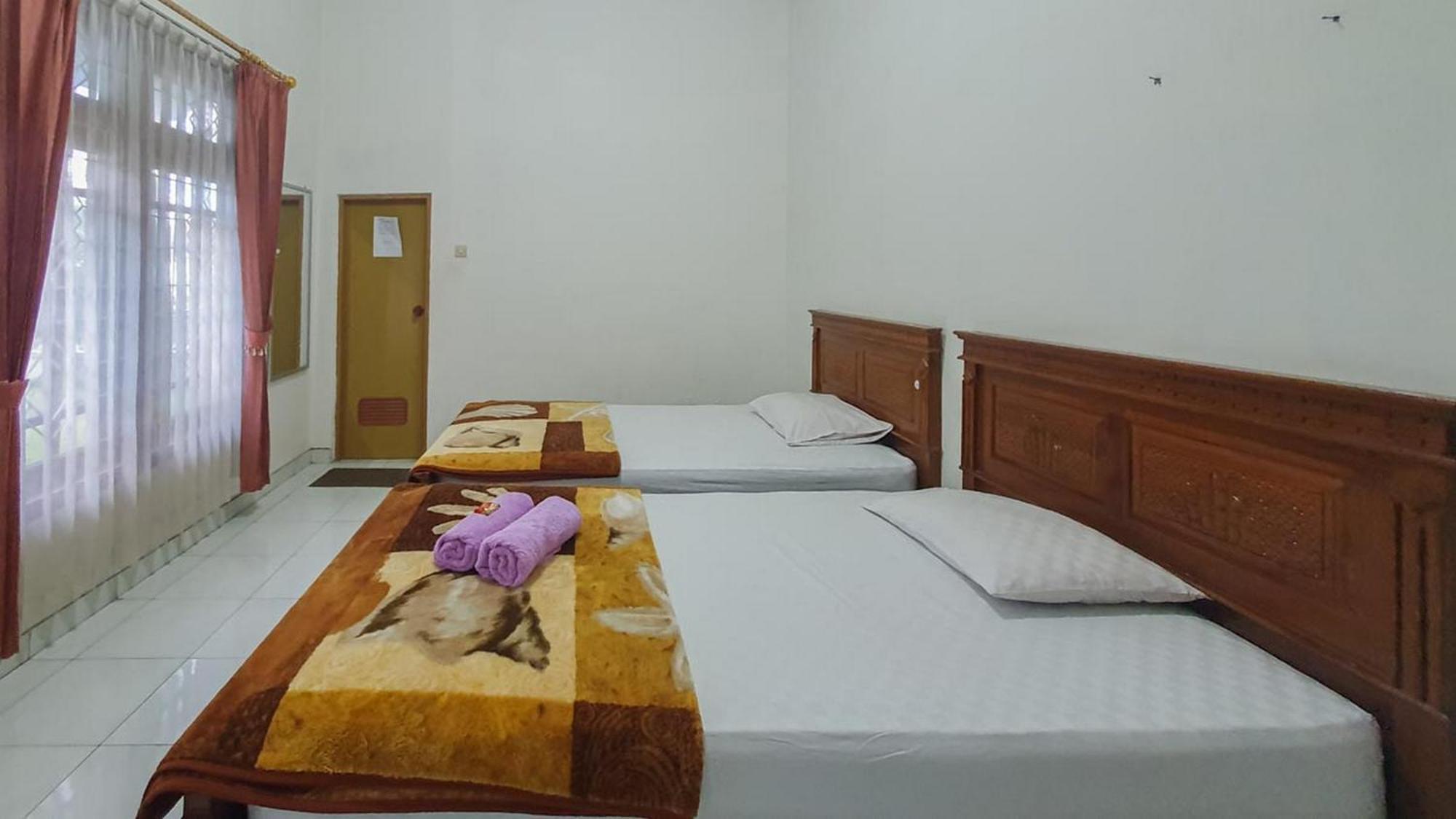 בניוואנגי Villa Pakis Residence Banyuwangi מראה חיצוני תמונה